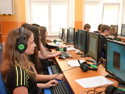 452somm83x8vryq-313230302e2e38302e31