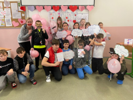 5D994F85-DB31-4C2E-8DDB-552A036386E7