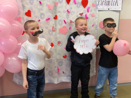 1ED570A3-235D-46DC-B3A9-51E1048C6351