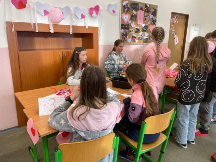 B9202A18-A33C-4F0C-A4AF-44AC60A07A20