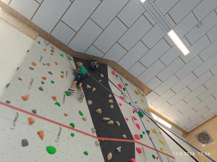 e09fbaa7-585a-4fc2-b3db-93c0e82640f5