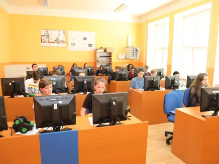 h71i0hfy1nyuryq-313230302e2e38302e31