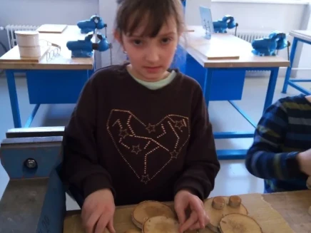 9mfmgb3q2rfra9r-313230302e2e38302e31