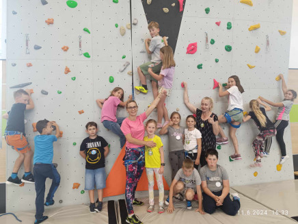 9df73877-76ab-440c-af41-a5b79fdbd436